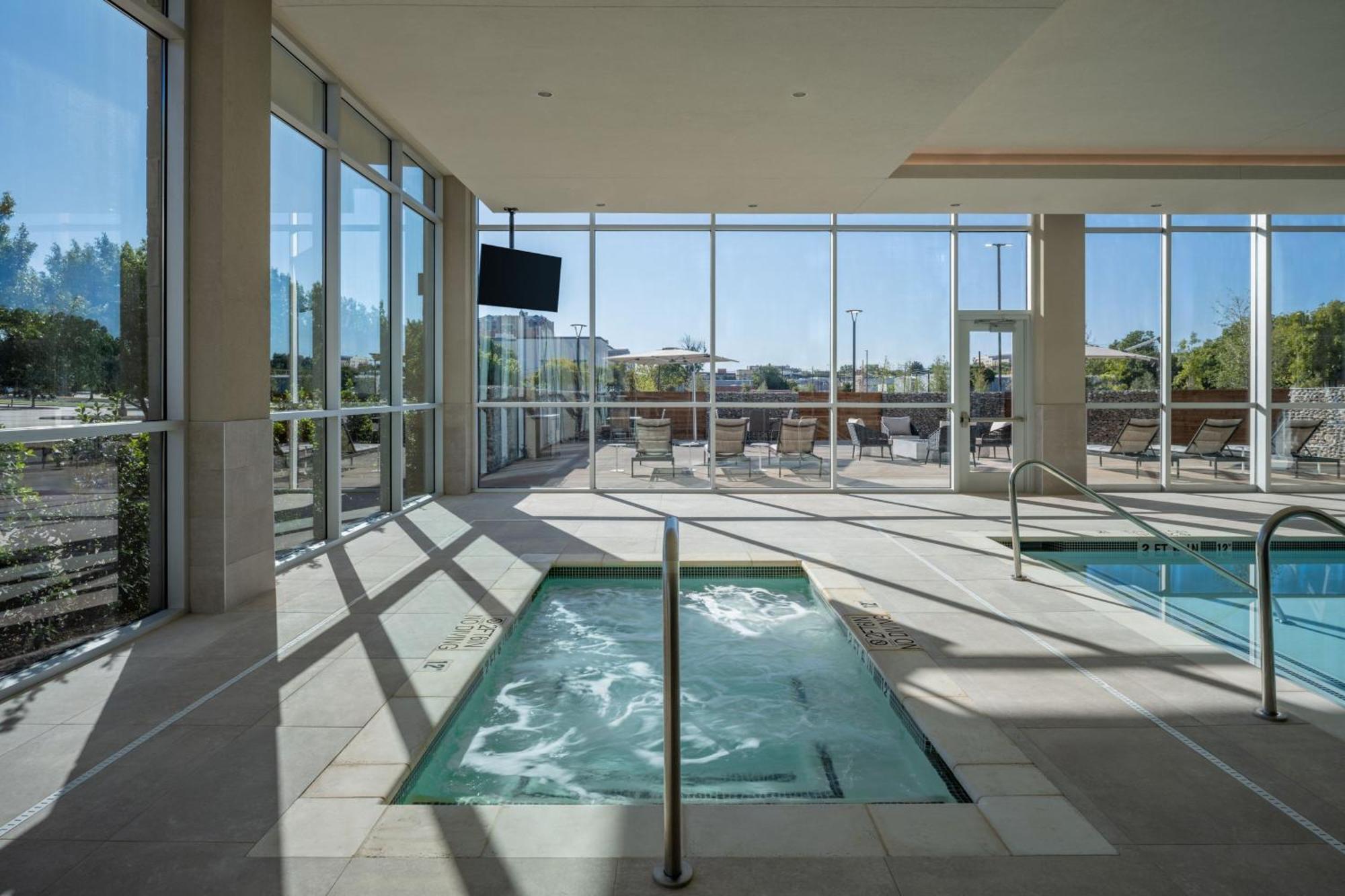Delta Hotels By Marriott Wichita Falls Convention Center Exterior photo